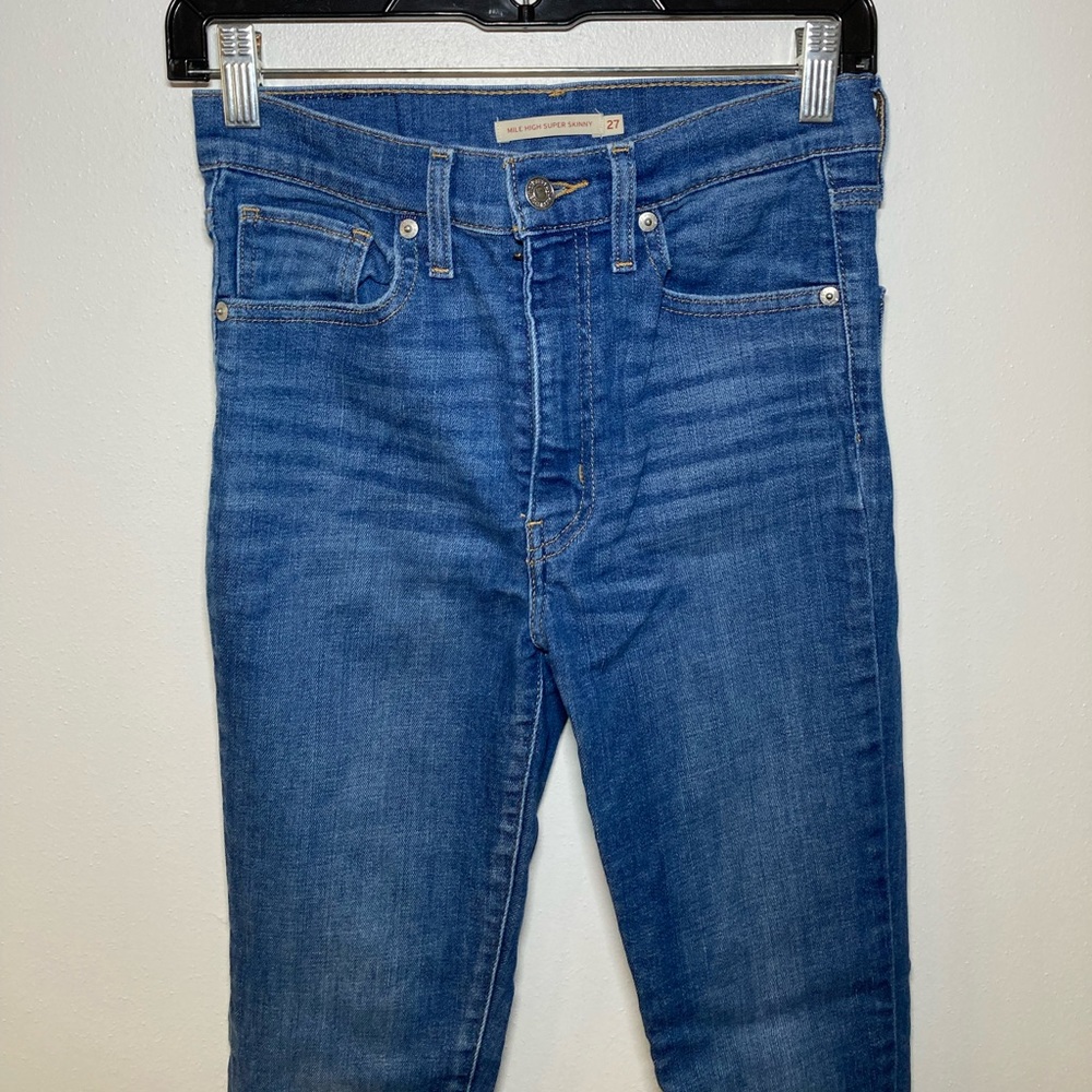 Levi Mile High Super Skinny Jean. Size 27 - image 6